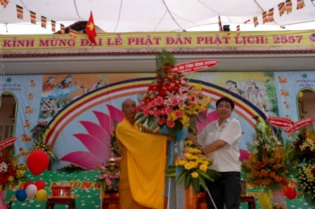 Vietnam conmemora el natalicio del Buda